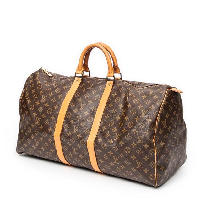 Louis Vuitton Bolsas Keepall 55 Bolsa de viaje en Marrón Lona recubierta y Latón dorado hardware. El producto esta en Muy Buenas Condiciones (AB).
  Dimensiones: 55x28x25 cm 
  Accesorios incluidos: None
  Notas de Exterior: Vachetta ligeramente oscurecida, Marcas de agua en vachetta
Notas de la correa/asa: Oscurecido
  BrandCo Paris encuentra artículos raros y en las mejores condiciones a precios increíbles. ¡Vale la pena tener paciencia! Compra con confianza: todos los artículos de BrandCo Paris son seleccionados y autenticados cuidadosamente por nuestro equipo de expertos.
  Todos los artículos vienen con un certificado de autenticidad y un embalaje entregado por BrandCo Paris.
  Tabla de clasificación de la condición del artículo
  N (como nuevo)
  AA (perfecto estado)
  A (excelente estado)
  AB (muy buen estado)
  B (bueno/regular)