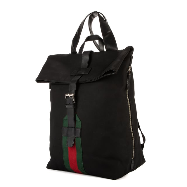 Gucci Tassen Sherry Line Backpack  Rugzak in de Zwart Doek in de Zilver  hardware. Het product is in In Perfecte Staat (AA).
  Afmetingen: 30x45x19 cm 
  Inclusief accessoires: None
  Opmerkingen over de hardware: Verkleurd
  BrandCo Paris vindt zeldzame artikelen in de beste staat voor ongelooflijke prijzen. Het is de moeite waard om geduldig te zijn! Koop met vertrouwen: alle artikelen van BrandCo Paris worden zorgvuldig geselecteerd en geverifieerd door ons team van experts.

  Alle artikelen worden geleverd met een certificaat van echtheid en verpakt door BrandCo Paris.

  Classificatietabel voor de conditie van het artikel:

  N (als nieuw)
  AA (perfecte staat)
  A (uitstekende staat)
  AB (zeer goede staat)
  B (goede/redelijke staat)