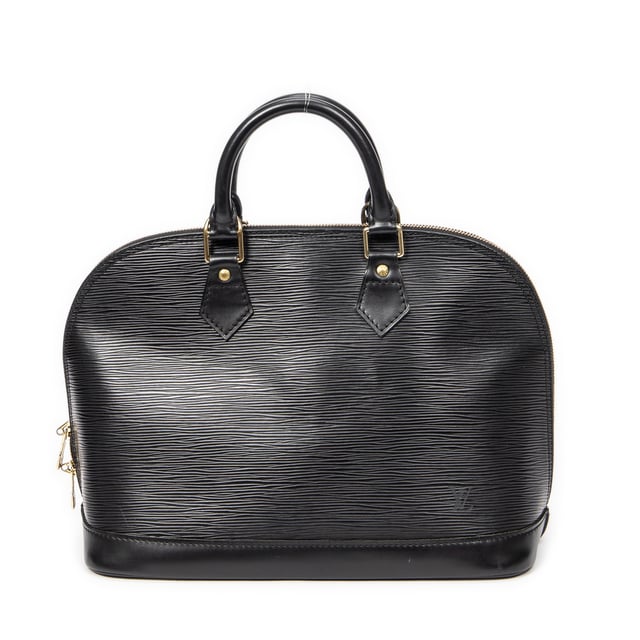 Louis Vuitton Alma PM en Negro Piel de becerro Louis Vuitton Bolsas Alma PM Bolso en Negro Piel de becerro y Latón dorado hardware. El producto esta en Excelentes Condiciones (A).
Dimensiones: 30x23x15 cm
Accesorios incluidos: None
Notas de Exterior: Ligeros arañazos en el cuero
BrandCo Paris encuentra artículos raros y en las mejores condiciones a precios increíbles. ¡Vale la pena tener paciencia! Compra con confianza: todos los artículos de BrandCo Paris son seleccionados y autenticados cuidadosamente por nuestro equipo de expertos.
Todos los artículos vienen con un certificado de autenticidad y un embalaje entregado por BrandCo Paris.
Tabla de clasificación de la condición del artículo
N (como nuevo)
AA (perfecto estado)
A (excelente estado)
AB (muy buen estado)
B (bueno/regular)