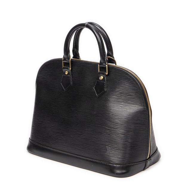 Louis Vuitton Alma PM en Negro Piel de becerro Louis Vuitton Bolsas Alma PM Bolso en Negro Piel de becerro y Latón dorado hardware. El producto esta en Excelentes Condiciones (A).
Dimensiones: 30x23x15 cm
Accesorios incluidos: None
Notas de Exterior: Ligeros arañazos en el cuero
BrandCo Paris encuentra artículos raros y en las mejores condiciones a precios increíbles. ¡Vale la pena tener paciencia! Compra con confianza: todos los artículos de BrandCo Paris son seleccionados y autenticados cuidadosamente por nuestro equipo de expertos.
Todos los artículos vienen con un certificado de autenticidad y un embalaje entregado por BrandCo Paris.
Tabla de clasificación de la condición del artículo
N (como nuevo)
AA (perfecto estado)
A (excelente estado)
AB (muy buen estado)
B (bueno/regular)