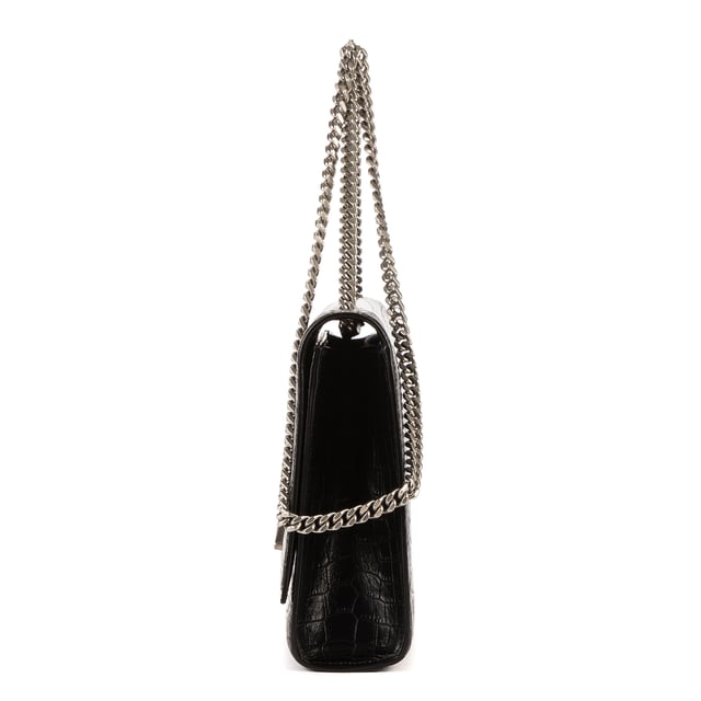 Yves Saint Laurent Bolsas Kate Large Bolso bandolera en Negro Piel de becerro y Plata hardware. El producto esta en Perfectas Condiciones (AA).
  Dimensiones: 25x15.5x5.5 cm 
  Accesorios incluidos: Dustbag
  
  BrandCo Paris encuentra artículos raros y en las mejores condiciones a precios increíbles. ¡Vale la pena tener paciencia! Compra con confianza: todos los artículos de BrandCo Paris son seleccionados y autenticados cuidadosamente por nuestro equipo de expertos.
  Todos los artículos vienen con un certificado de autenticidad y un embalaje entregado por BrandCo Paris.
  Tabla de clasificación de la condición del artículo
  N (como nuevo)
  AA (perfecto estado)
  A (excelente estado)
  AB (muy buen estado)
  B (bueno/regular)