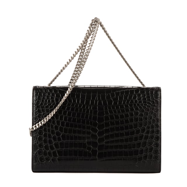 Yves Saint Laurent Bolsas Kate Large Bolso bandolera en Negro Piel de becerro y Plata hardware. El producto esta en Perfectas Condiciones (AA).
  Dimensiones: 25x15.5x5.5 cm 
  Accesorios incluidos: Dustbag
  
  BrandCo Paris encuentra artículos raros y en las mejores condiciones a precios increíbles. ¡Vale la pena tener paciencia! Compra con confianza: todos los artículos de BrandCo Paris son seleccionados y autenticados cuidadosamente por nuestro equipo de expertos.
  Todos los artículos vienen con un certificado de autenticidad y un embalaje entregado por BrandCo Paris.
  Tabla de clasificación de la condición del artículo
  N (como nuevo)
  AA (perfecto estado)
  A (excelente estado)
  AB (muy buen estado)
  B (bueno/regular)