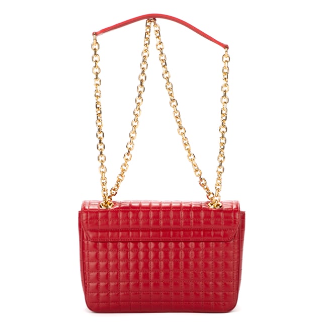 Celine Bolsas C bag  Bolso bandolera en Rojo Piel de becerro y Oro hardware. El producto esta en Perfectas Condiciones (AA).
  Dimensiones: 21x15x8 cm 
  Accesorios incluidos: None
  
  BrandCo Paris encuentra artículos raros y en las mejores condiciones a precios increíbles. ¡Vale la pena tener paciencia! Compra con confianza: todos los artículos de BrandCo Paris son seleccionados y autenticados cuidadosamente por nuestro equipo de expertos.
  Todos los artículos vienen con un certificado de autenticidad y un embalaje entregado por BrandCo Paris.
  Tabla de clasificación de la condición del artículo
  N (como nuevo)
  AA (perfecto estado)
  A (excelente estado)
  AB (muy buen estado)
  B (bueno/regular)