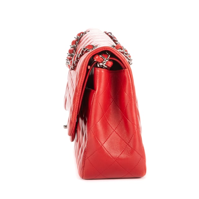 Chanel Bags Classic Double Flap Jumbo Shoulder Bag in Red Lambskin Quilted Leather and Silver hardware. The product is in Perfect Condition (AA).
  Accessories Included: Sticker; Card; Dustbag
  
  BrandCo Paris finds rare and top condition items at great deals, they are worth your patience!
  Shop with confidence - All BrandCo Paris items are carefully selected and authenticated by our team of experts.
  All the items come with an authenticity certificate and packaging delivered by BrandCo Paris.
  Item Condition Grading Table
    N  (Like New)
    AA (Perfect Condition)
    A  (Excellent Condition)
    AB (Very Good Condition)
    B  (Good/Fair)