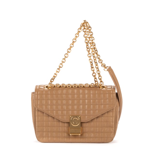 Celine Crossbody Flap en Marrón Piel de becerro Celine Bolsas Crossbody Flap Bolso bandolera en Marrón Piel de becerro y Oro hardware. El producto esta en Excelentes Condiciones (A).
Dimensiones: 21x15.5x8 cm
Accesorios incluidos: Dustbag
Notas de Exterior: Grietas ligeras
BrandCo Paris encuentra artículos raros y en las mejores condiciones a precios increíbles. ¡Vale la pena tener paciencia! Compra con confianza: todos los artículos de BrandCo Paris son seleccionados y autenticados cuidadosamente por nuestro equipo de expertos.
Todos los artículos vienen con un certificado de autenticidad y un embalaje entregado por BrandCo Paris.
Tabla de clasificación de la condición del artículo
N (como nuevo)
AA (perfecto estado)
A (excelente estado)
AB (muy buen estado)
B (bueno/regular)