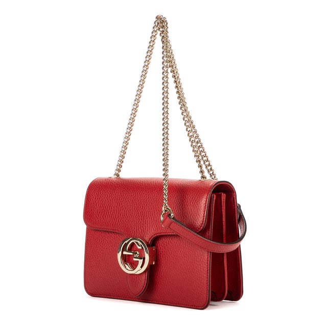 Gucci Tassen Small Interlocking GG Chain Crossbody  Schoudertas in de Rood Kalfsleer in de Goud  hardware. Het product is in In Perfecte Staat (AA).
  Afmetingen: 20x15x6 cm 
  Inclusief accessoires: Dustbag
  
  BrandCo Paris vindt zeldzame artikelen in de beste staat voor ongelooflijke prijzen. Het is de moeite waard om geduldig te zijn! Koop met vertrouwen: alle artikelen van BrandCo Paris worden zorgvuldig geselecteerd en geverifieerd door ons team van experts.

  Alle artikelen worden geleverd met een certificaat van echtheid en verpakt door BrandCo Paris.

  Classificatietabel voor de conditie van het artikel:

  N (als nieuw)
  AA (perfecte staat)
  A (uitstekende staat)
  AB (zeer goede staat)
  B (goede/redelijke staat)