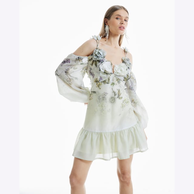 V-neck, Cold shoulder design, Long sleeves, 3D floral trimming, Floral print, Mini length, Ruffled hemAbout the brandFASHION IS OUR DNARiver Island is an icon of the British high street. Inspired by the latest trends and our heritage style archives, we've been serving style and leading trends for over sixty years.We make fashion for real people with real lives, who want to look real good. Because life's a celebration - let's dress for it.
