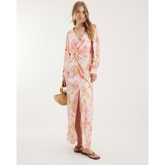 Floral print, Satin fabric, V-neck, Long sleeves, Twist detail, Split hem, Maxi lengthAbout the brandFASHION IS OUR DNARiver Island is an icon of the British high street. Inspired by the latest trends and our heritage style archives, we've been serving style and leading trends for over sixty years.We make fashion for real people with real lives, who want to look real good. Because life's a celebration - let's dress for it.