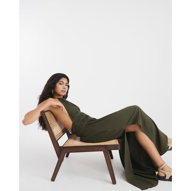 Linen blend fabric, Halter neck, Gathered waist, Tie fastening, Backless, Side split hem, Maxi lengthAbout the brandFASHION IS OUR DNARiver Island is an icon of the British high street. Inspired by the latest trends and our heritage style archives, we've been serving style and leading trends for over sixty years.We make fashion for real people with real lives, who want to look real good. Because life's a celebration - let's dress for it.