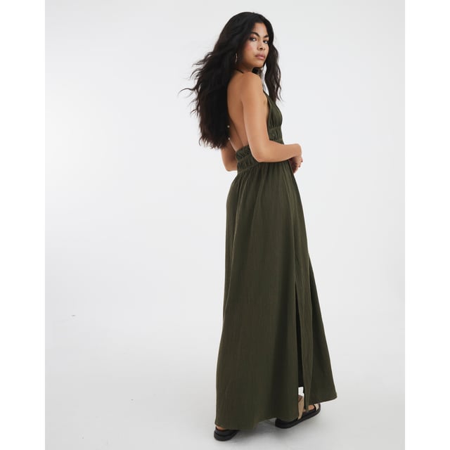 Linen blend fabric, Halter neck, Gathered waist, Tie fastening, Backless, Side split hem, Maxi lengthAbout the brandFASHION IS OUR DNARiver Island is an icon of the British high street. Inspired by the latest trends and our heritage style archives, we've been serving style and leading trends for over sixty years.We make fashion for real people with real lives, who want to look real good. Because life's a celebration - let's dress for it.