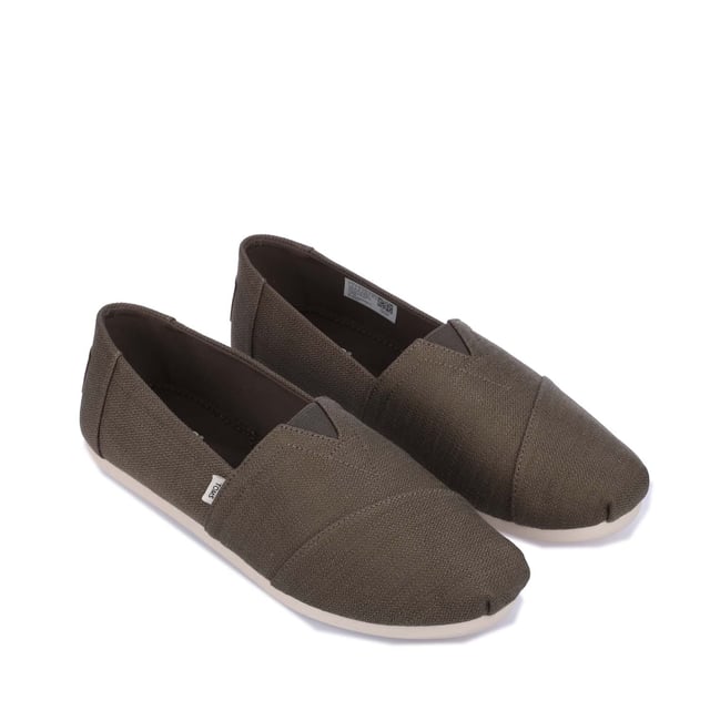 Textile upper  canvas footbed  TOMS signature CloudBound soles for extra comfort  breathability and traction removable and hand washable. OrthoLite Eco LT hybrid insole for lightweight cushioning  made with plant-derived and recycled materials. Elastic gore for easy fit