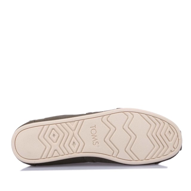 Textile upper  canvas footbed  TOMS signature CloudBound soles for extra comfort  breathability and traction removable and hand washable. OrthoLite Eco LT hybrid insole for lightweight cushioning  made with plant-derived and recycled materials. Elastic gore for easy fit