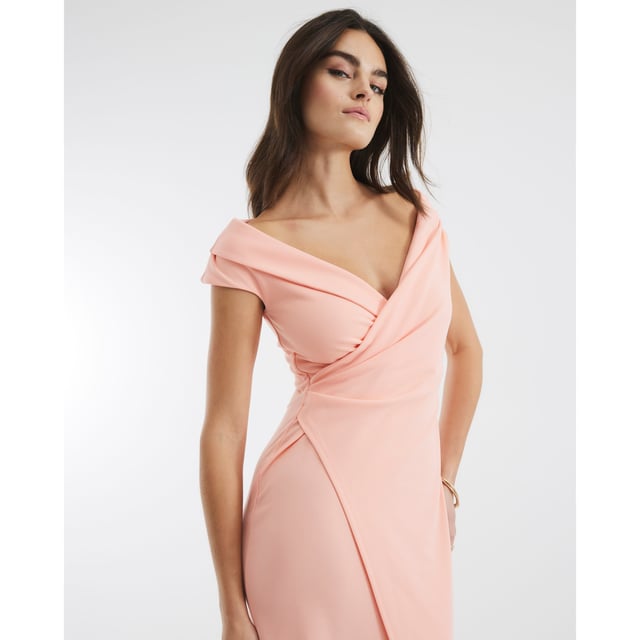 V-neck, Sleeveless, Lapel detail, Wrap design, Asymmetric hem, Midi lengthAbout the brandFASHION IS OUR DNARiver Island is an icon of the British high street. Inspired by the latest trends and our heritage style archives, we've been serving style and leading trends for over sixty years.We make fashion for real people with real lives, who want to look real good. Because life's a celebration - let's dress for it.