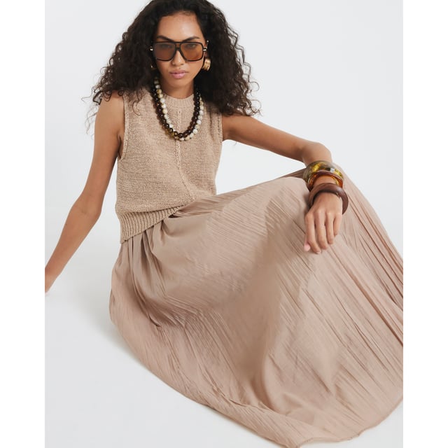 Round neckline, Sleeveless, Knitted, Hybrid design, Maxi lengthAbout the brandFASHION IS OUR DNARiver Island is an icon of the British high street. Inspired by the latest trends and our heritage style archives, we've been serving style and leading trends for over sixty years.We make fashion for real people with real lives, who want to look real good. Because life's a celebration - let's dress for it.