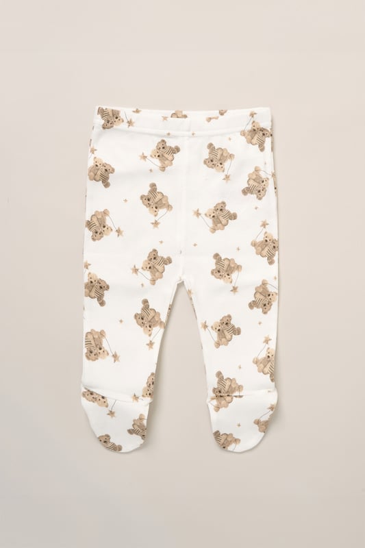 This 6-piece set from Rockabye Baby Boutique includes a bodysuit, footed trousers, bib, hat, mitts, and a memory book, all featuring an adorable all-over illustrated print. Soft and practical, it’s perfect for your little one’s first moments and makes a thoughtful gift to treasure precious memories.