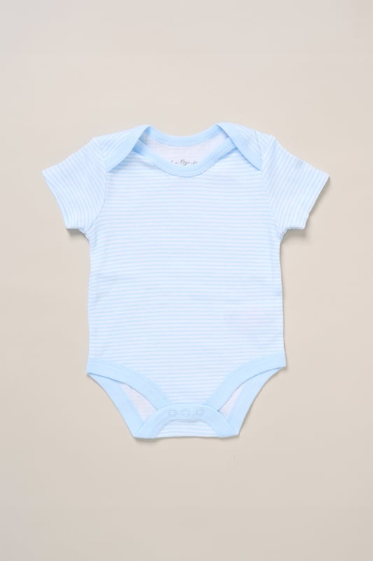 Cotton 5-Piece Baby Gift Set Surprise new parents with the printed 5-Piece baby gift Set from Rock A Bye Baby Boutique. This thoughtful bundle includes a cosy matching all-in-one, bodysuit, bib, hat, and mitts for essential wardrobe pieces. Crafted from 100% cotton, each item ensures their baby stays stylish and snug, perfect for everyday wear or special occasions. Packaged elegantly in a mesh bag.