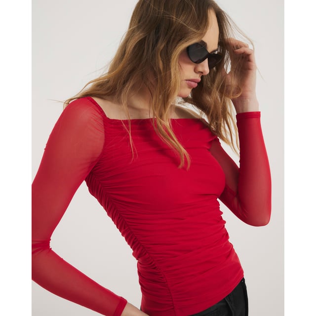 Asymmetric neckline, Ruched detail, Mesh detail, Long sleevedAbout the brandFASHION IS OUR DNARiver Island is an icon of the British high street. Inspired by the latest trends and our heritage style archives, we've been serving style and leading trends for over sixty years.We make fashion for real people with real lives, who want to look real good. Because life's a celebration - let's dress for it.