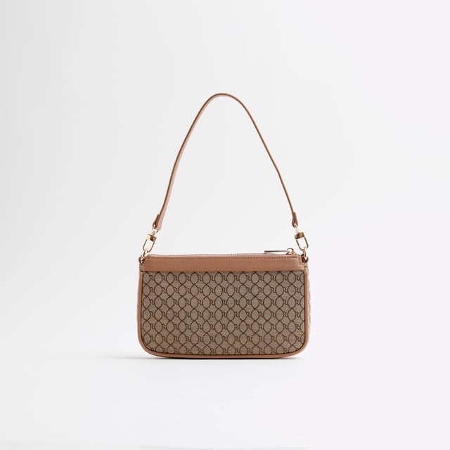 Jacquard fabric, RI monogram print, Grab handle, Adjustable strap, Zip fastening, Handle length: 22cm, Bag dimensions: H: 15.5cm x D: 4.5cm x W: 24cmAbout the brandFASHION IS OUR DNARiver Island is an icon of the British high street. Inspired by the latest trends and our heritage style archives, we've been serving style and leading trends for over sixty years.We make fashion for real people with real lives, who want to look real good. Because life's a celebration - let's dress for it.