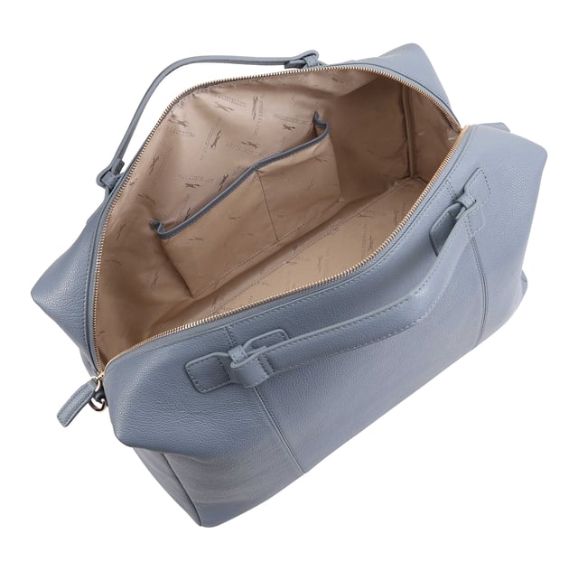 This Paul Costelloe ODELIA Weekend/Duffle Bag benefits from having top handles and an adjustable shoulder strap so you can wear it however you find most comfortable! Roomy enough for all your overnight essentials. It is sturdy yet light to carry. Perfect for long weekend stay or as a hospital bag for you and the new baby.  Designed with one large main compartment as well as a secure interior pockets, it can hold all your essentials with ease. D:21cm W:48cm H:26cm