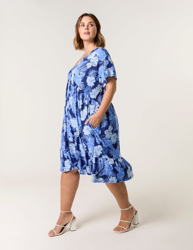 A breezy option for them hot summer days! This dress is the perfect throw on and go style to have you looking and feeling your very best this season! Team with sandals for that ultimate very day look!