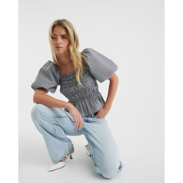 Petite collection, Gingham print, Square neckline, Puff sleeves, Shirred detailAbout the brandFASHION IS OUR DNARiver Island is an icon of the British high street. Inspired by the latest trends and our heritage style archives, we've been serving style and leading trends for over sixty years.We make fashion for real people with real lives, who want to look real good. Because life's a celebration - let's dress for it.