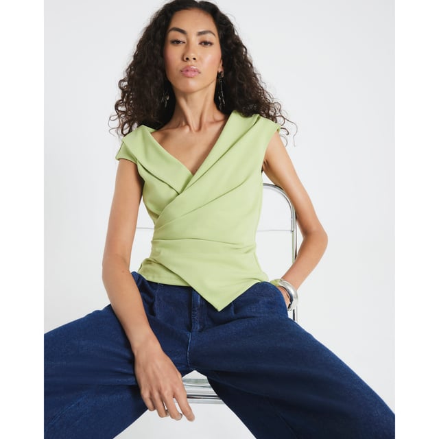 V-neck, Sleeveless, Notch lapels, Draped, Wrap style, Asymmetric hemAbout the brandFASHION IS OUR DNARiver Island is an icon of the British high street. Inspired by the latest trends and our heritage style archives, we've been serving style and leading trends for over sixty years.We make fashion for real people with real lives, who want to look real good. Because life's a celebration - let's dress for it.