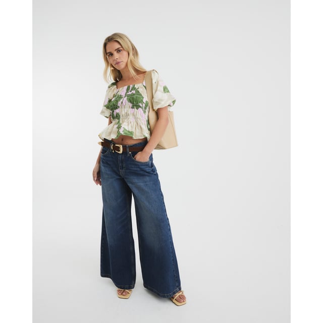 River Island Womens Petite Puff Sleeve Floral Shirred Top Petite collection, Floral print, Square neckline, Puff sleeves, Shirred detailAbout the brandFASHION IS OUR DNARiver Island is an icon of the British high street. Inspired by the latest trends and our heritage style archives, we've been serving style and leading trends for over sixty years.We make fashion for real people with real lives, who want to look real good. Because life's a celebration - let's dress for it.