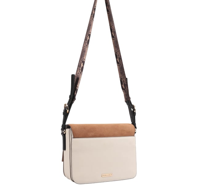 This stylish leather flap-over bag 'BRAZOS' blends functionality with modern design, featuring smooth suede leather on the outer flap for a chic touch. It offers smart organization with two slip pockets on either side of the central compartment, which includes an internal zip pocket and a slip pocket for essentials. Finished with a wide, length-adjustable shoulder strap, it ensures comfortable wear and effortless style for everyday use. D:8.5cm W:24cm H:18cm