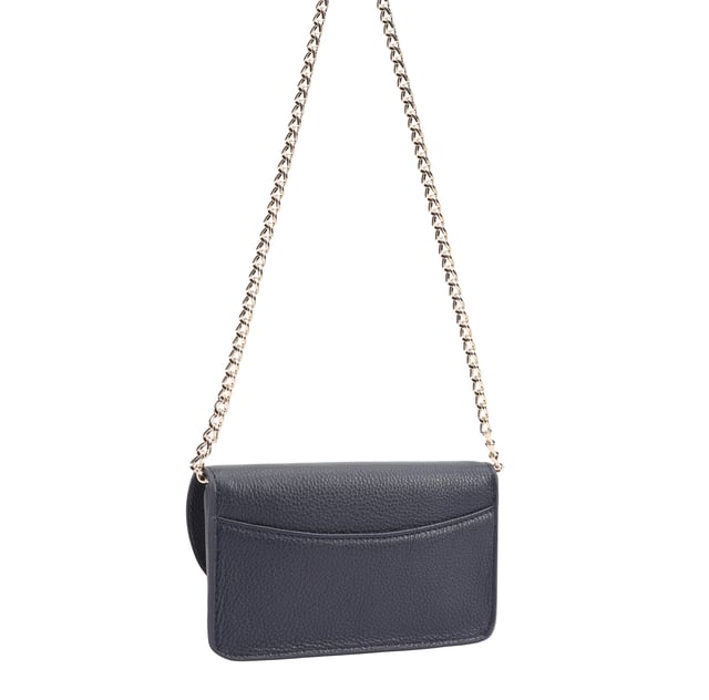 Crafted from soft, genuine leather with a luxurious hand-feel, this small trendy crossbody bag features a sleek chain strap and a branded turn-lock closure for a touch of elegance. Its compact interior includes card slots to keep your essentials neatly organized, while a handy slip pocket on the back offers quick access. The removable chain strap easily converts the bag into a chic clutch, making it a versatile piece for any mood or occasion. D:3.5cm W:18cm H:11.5cm