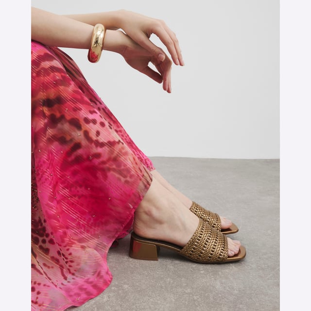 Wide fit, Block heel, Square open toe, Woven detail, Slip on, Heel height: 4cmAbout the brandFASHION IS OUR DNARiver Island is an icon of the British high street. Inspired by the latest trends and our heritage style archives, we've been serving style and leading trends for over sixty years.We make fashion for real people with real lives, who want to look real good. Because life's a celebration - let's dress for it.