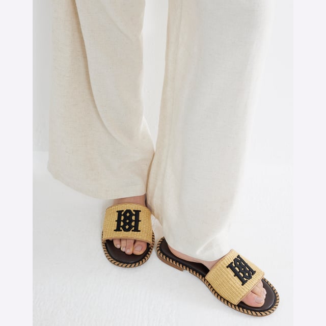 Raffia, Flat soles, Round open toe, Embroidered brandingAbout the brandFASHION IS OUR DNARiver Island is an icon of the British high street. Inspired by the latest trends and our heritage style archives, we've been serving style and leading trends for over sixty years.We make fashion for real people with real lives, who want to look real good. Because life's a celebration - let's dress for it.