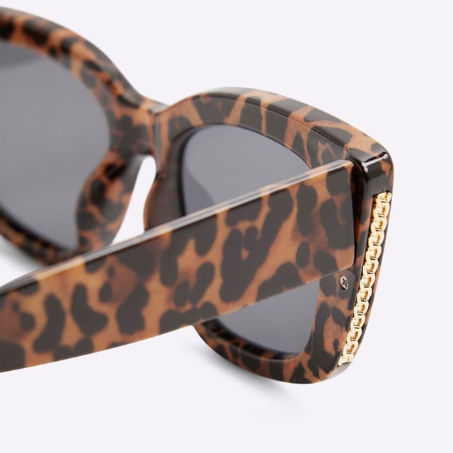 River Island Womens Beige Leopard Mid Size Chain Metal Sunglasses Leopard print, Metal framed, Mid size chain, Cat eye shaped, Tinted lensesAbout the brandFASHION IS OUR DNARiver Island is an icon of the British high street. Inspired by the latest trends and our heritage style archives, we've been serving style and leading trends for over sixty years.We make fashion for real people with real lives, who want to look real good. Because life's a celebration - let's dress for it.