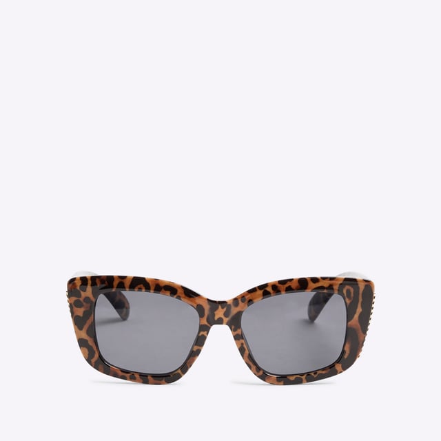 River Island Womens Beige Leopard Mid Size Chain Metal Sunglasses Leopard print, Metal framed, Mid size chain, Cat eye shaped, Tinted lensesAbout the brandFASHION IS OUR DNARiver Island is an icon of the British high street. Inspired by the latest trends and our heritage style archives, we've been serving style and leading trends for over sixty years.We make fashion for real people with real lives, who want to look real good. Because life's a celebration - let's dress for it.