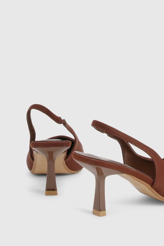 We'll make sure your shoes keep you one stylish step ahead of the crowdWhether you're keeping it simple in sliders, living the high life in heels or joining the fash pack in flatforms, you'll be heading to shoe heaven with our fashion-forward footwear collection. Boots are your day-to-night bestfriend, giving a floral dress&nbsp;that tough twist - add a biker jacket for even more attitude. Find your summer feet in jelly sandals and enjoy balmy nights in block heels.
