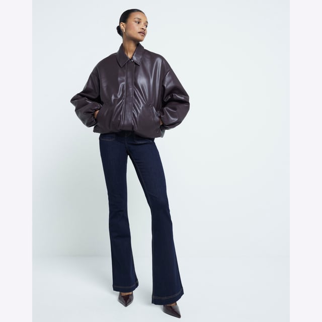 High rise, Flare design, Denim fabric, Belt loops, Classic 5 pockets, Button and zip fasteningAbout the brandFASHION IS OUR DNARiver Island is an icon of the British high street. Inspired by the latest trends and our heritage style archives, we've been serving style and leading trends for over sixty years.We make fashion for real people with real lives, who want to look real good. Because life's a celebration - let's dress for it.