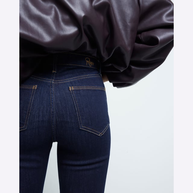 High rise, Flare design, Denim fabric, Belt loops, Classic 5 pockets, Button and zip fasteningAbout the brandFASHION IS OUR DNARiver Island is an icon of the British high street. Inspired by the latest trends and our heritage style archives, we've been serving style and leading trends for over sixty years.We make fashion for real people with real lives, who want to look real good. Because life's a celebration - let's dress for it.
