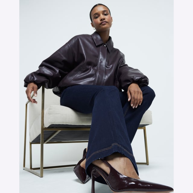 High rise, Flare design, Denim fabric, Belt loops, Classic 5 pockets, Button and zip fasteningAbout the brandFASHION IS OUR DNARiver Island is an icon of the British high street. Inspired by the latest trends and our heritage style archives, we've been serving style and leading trends for over sixty years.We make fashion for real people with real lives, who want to look real good. Because life's a celebration - let's dress for it.