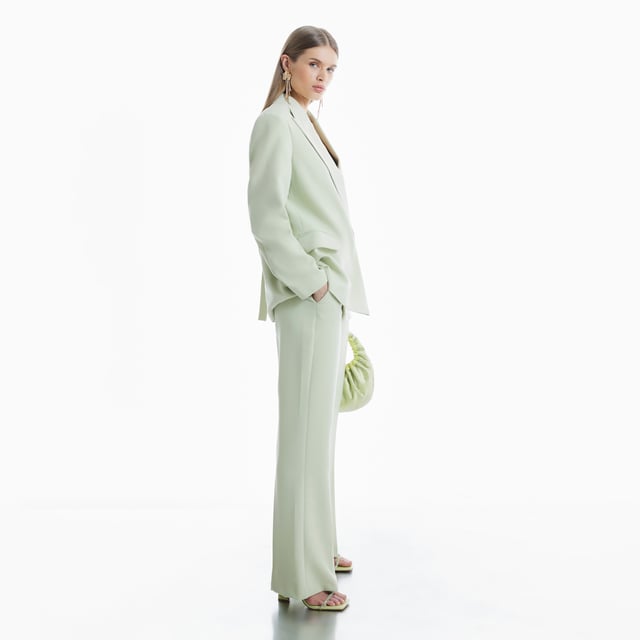 River Island Womens Flared Trousers Green Slim Fit Slim fit, Flared, Belt loops, Side slip pockets, Concealed fasteningAbout the brandFASHION IS OUR DNARiver Island is an icon of the British high street. Inspired by the latest trends and our heritage style archives, we've been serving style and leading trends for over sixty years.We make fashion for real people with real lives, who want to look real good. Because life's a celebration - let's dress for it.
