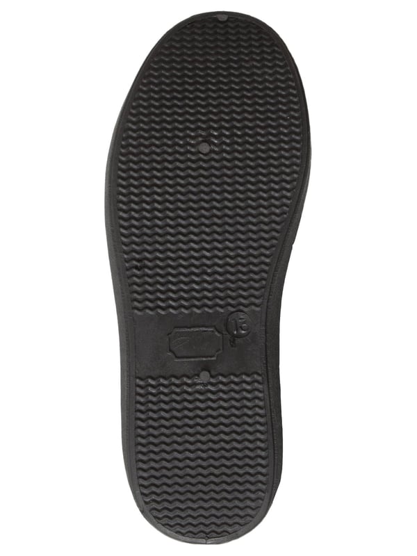 Simple, stylish, and built for comfort—these unisex school pumps are perfect for everyday wear. Made with a soft canvas upper and a matte finish, they offer a snug fit that’s both comfy and breathable. Packed in a brand-new poly bag, these shoes are crafted from high-quality materials to withstand daily school use. Great for PE, indoor activities, or general school wear