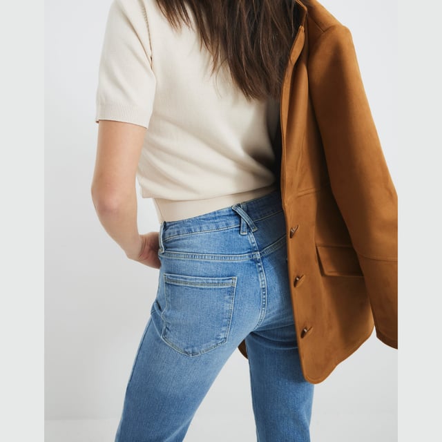 Mid rise, Bootcut design, Denim fabric, Belt loops, Classic 5 pockets, Button and zip fasteningAbout the brandFASHION IS OUR DNARiver Island is an icon of the British high street. Inspired by the latest trends and our heritage style archives, we've been serving style and leading trends for over sixty years.We make fashion for real people with real lives, who want to look real good. Because life's a celebration - let's dress for it.