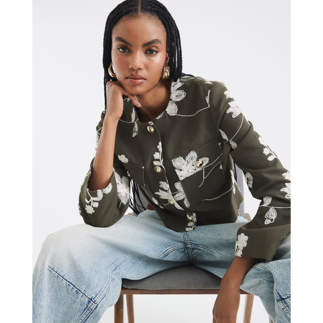Floral embroidery, Crew neckline, Long sleeves, Chest pockets, Button fasteningAbout the brandFASHION IS OUR DNARiver Island is an icon of the British high street. Inspired by the latest trends and our heritage style archives, we've been serving style and leading trends for over sixty years.We make fashion for real people with real lives, who want to look real good. Because life's a celebration - let's dress for it.