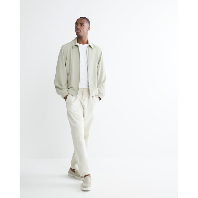 Regular fit, Collared, Chest slip pockets, Zipped side pockets, Zipped fastening, Long sleeved, LightweightAbout the brandFASHION IS OUR DNARiver Island is an icon of the British high street. Inspired by the latest trends and our heritage style archives, we've been serving style and leading trends for over sixty years.We make fashion for real people with real lives, who want to look real good. Because life's a celebration - let's dress for it.