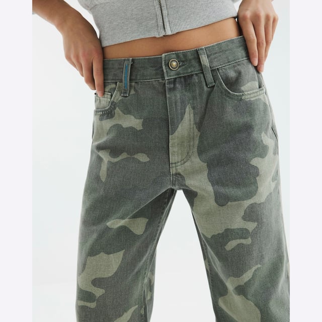 Petite collection, Camo print, Belt loops, Pockets, Straight leg, Zip and button fasteningAbout the brandFASHION IS OUR DNARiver Island is an icon of the British high street. Inspired by the latest trends and our heritage style archives, we've been serving style and leading trends for over sixty years.We make fashion for real people with real lives, who want to look real good. Because life's a celebration - let's dress for it.