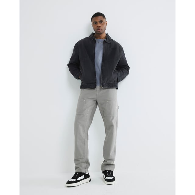 Straight leg, Denim, Classic 5 pocket styling, Belt loops, Leg panel detail, Zip and button fasteningAbout the brandFASHION IS OUR DNARiver Island is an icon of the British high street. Inspired by the latest trends and our heritage style archives, we've been serving style and leading trends for over sixty years.We make fashion for real people with real lives, who want to look real good. Because life's a celebration - let's dress for it.