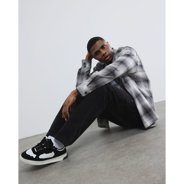 Straight leg, Denim, Classic 5 pocket styling, Belt loops, Leg panel detail, Zip and button fasteningAbout the brandFASHION IS OUR DNARiver Island is an icon of the British high street. Inspired by the latest trends and our heritage style archives, we've been serving style and leading trends for over sixty years.We make fashion for real people with real lives, who want to look real good. Because life's a celebration - let's dress for it.