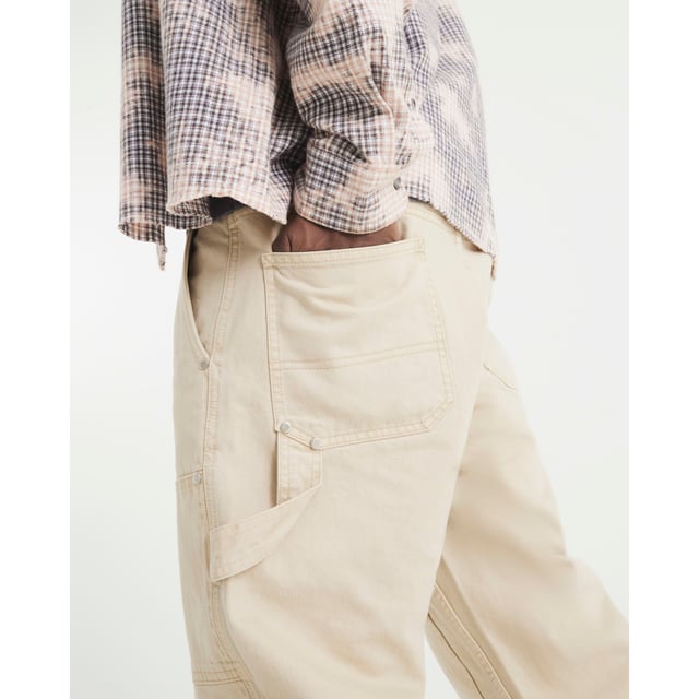Straight leg, Denim, Classic 5 pocket styling, Belt loops, Leg panel detail, Zip and button fasteningAbout the brandFASHION IS OUR DNARiver Island is an icon of the British high street. Inspired by the latest trends and our heritage style archives, we've been serving style and leading trends for over sixty years.We make fashion for real people with real lives, who want to look real good. Because life's a celebration - let's dress for it.