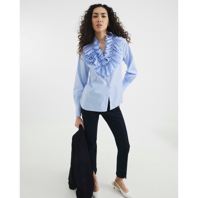 Striped, V-neck, Long sleeves, Ruffle detail, Corsage applique, Button fasteningAbout the brandFASHION IS OUR DNARiver Island is an icon of the British high street. Inspired by the latest trends and our heritage style archives, we've been serving style and leading trends for over sixty years.We make fashion for real people with real lives, who want to look real good. Because life's a celebration - let's dress for it.