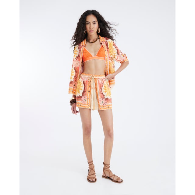 River Island Womens Orange Long Sleeve Graphic Print Shirt Collared, Long sleeves, Graphic print, Button fasteningAbout the brandFASHION IS OUR DNARiver Island is an icon of the British high street. Inspired by the latest trends and our heritage style archives, we've been serving style and leading trends for over sixty years.We make fashion for real people with real lives, who want to look real good. Because life's a celebration - let's dress for it.