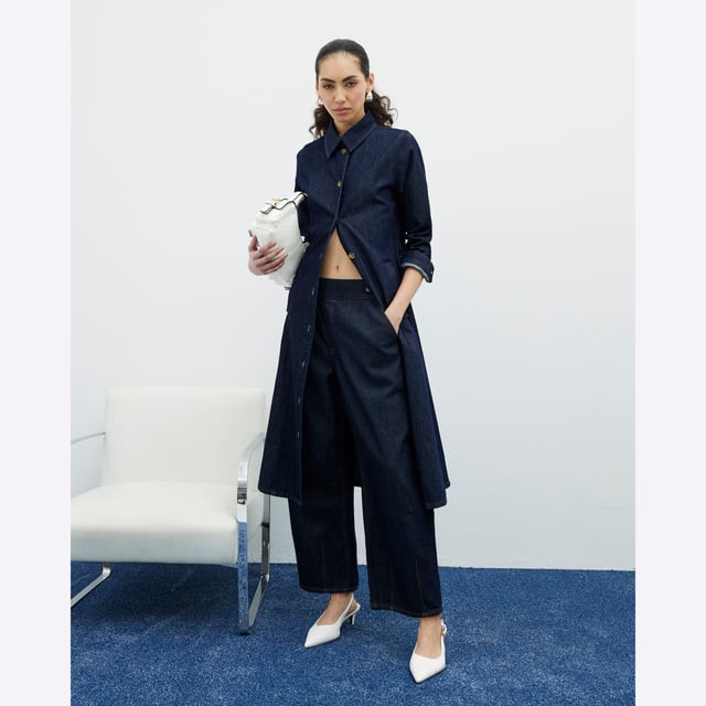 Denim fabric, Barrel leg, Pockets, Elasticated waistbandAbout the brandFASHION IS OUR DNARiver Island is an icon of the British high street. Inspired by the latest trends and our heritage style archives, we've been serving style and leading trends for over sixty years.We make fashion for real people with real lives, who want to look real good. Because life's a celebration - let's dress for it.