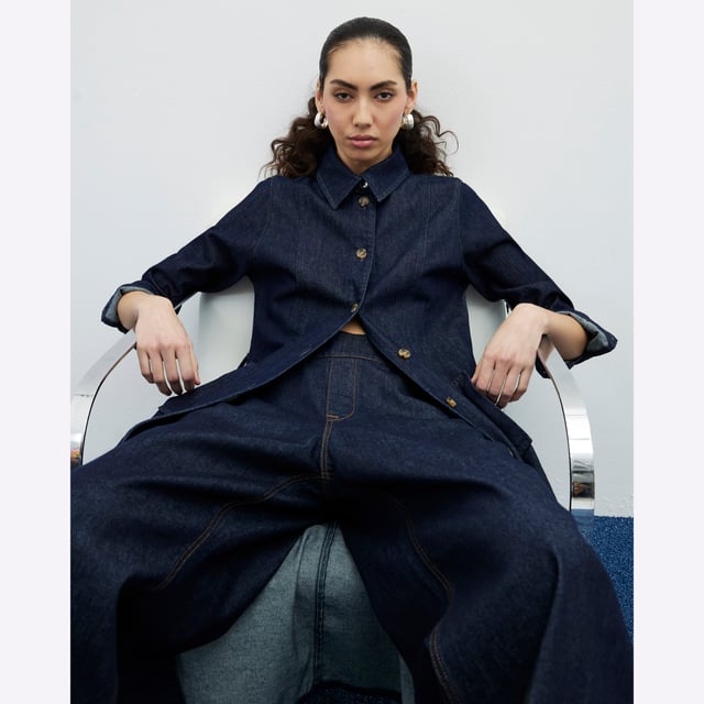 Denim fabric, Barrel leg, Pockets, Elasticated waistbandAbout the brandFASHION IS OUR DNARiver Island is an icon of the British high street. Inspired by the latest trends and our heritage style archives, we've been serving style and leading trends for over sixty years.We make fashion for real people with real lives, who want to look real good. Because life's a celebration - let's dress for it.